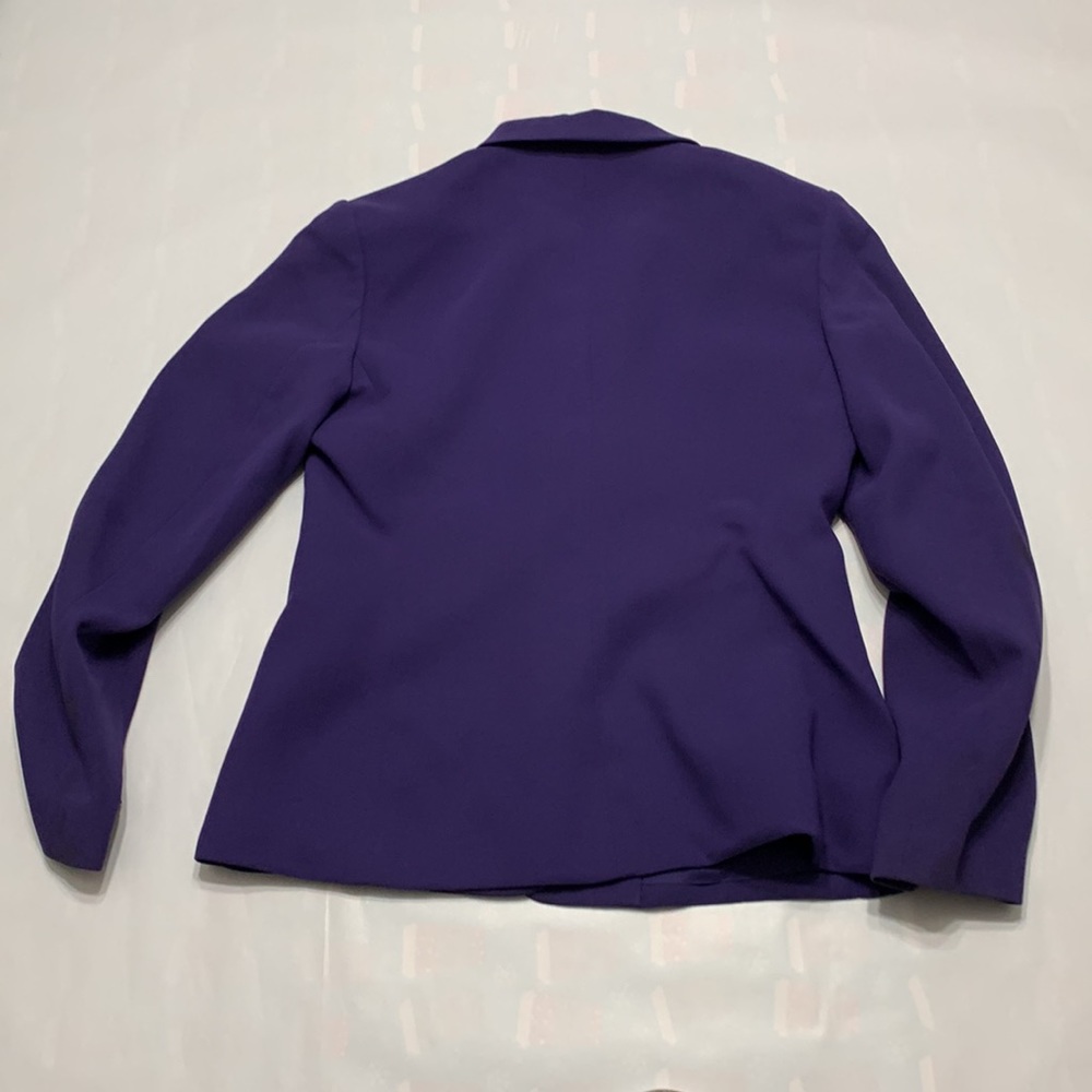 Casual Corner blazer. Size 6 - Picture 7 of 7